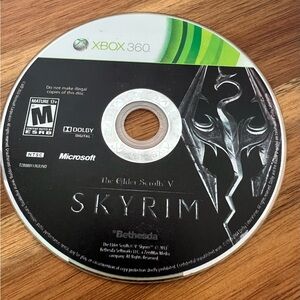The Elder Scrolls V: Skyrim - Legendary Ed. (Xbox 360, 2013) no manual no box